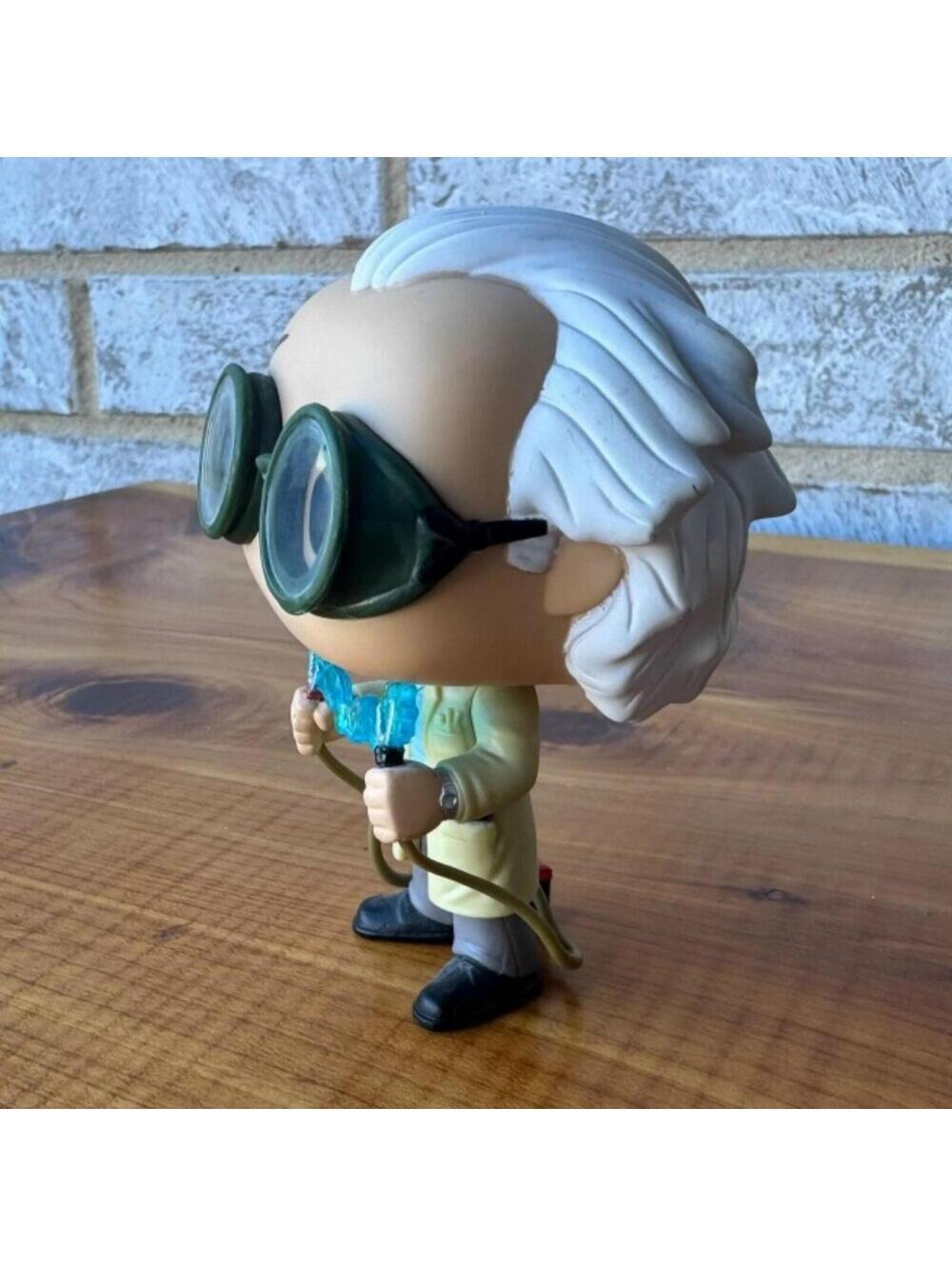 Funko Pop! Movies Dr. Emmett Brown Back to the Future - Picture 4 of 6